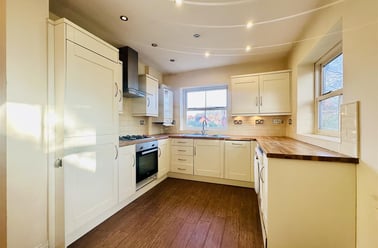 Elm Avenue, Beeston, Nottingham - Image 3